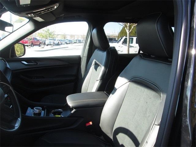 new 2025 Jeep Grand Cherokee car, priced at $38,739