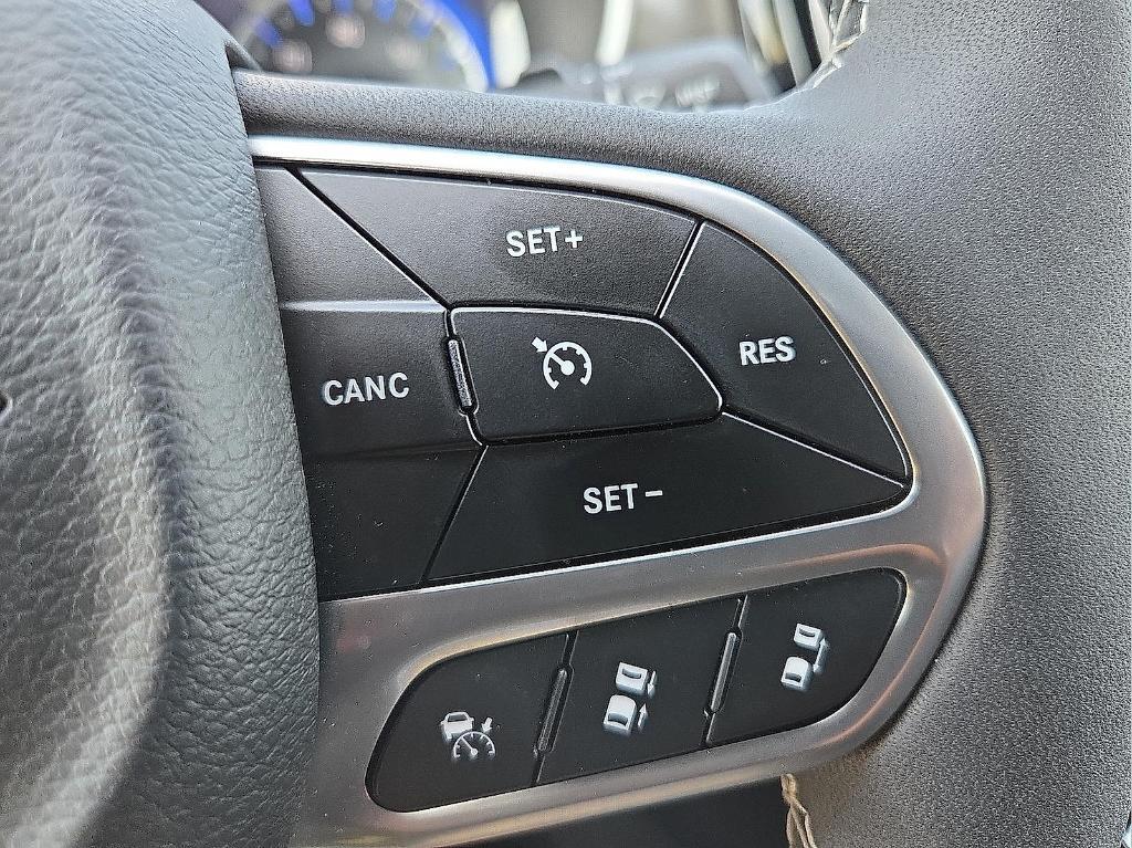 new 2025 Chrysler Pacifica car, priced at $42,401