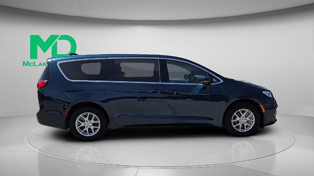new 2025 Chrysler Pacifica car, priced at $42,401