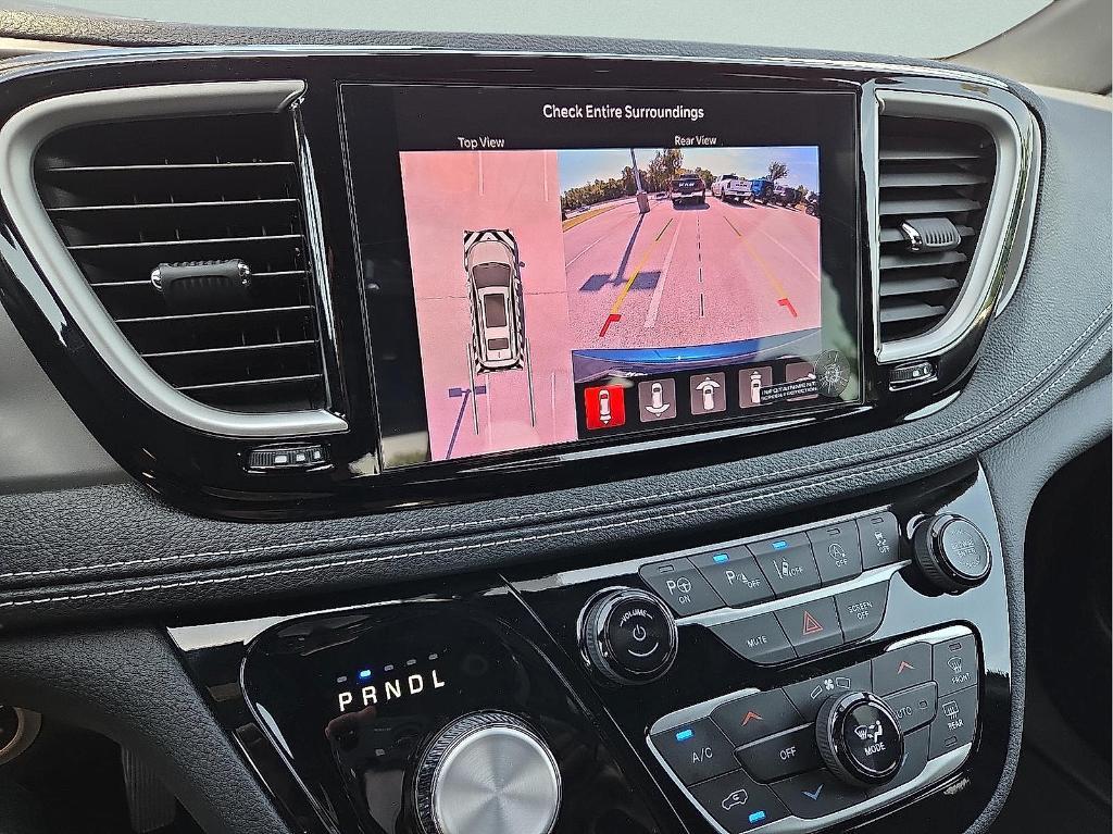 new 2025 Chrysler Pacifica car, priced at $42,401