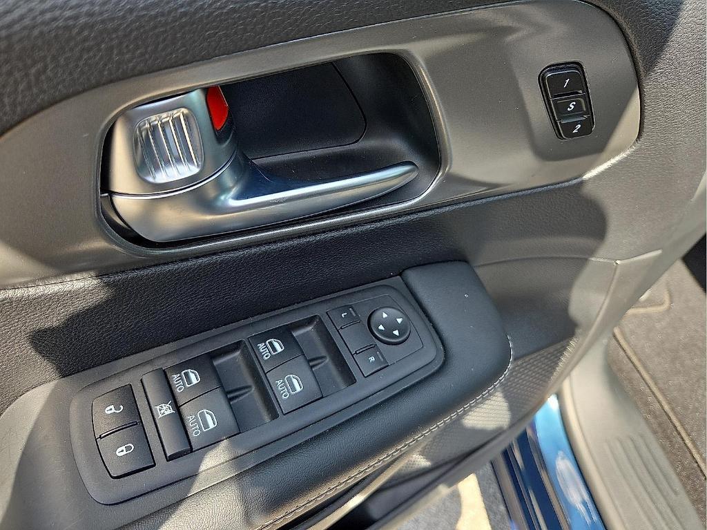 new 2025 Chrysler Pacifica car, priced at $42,401