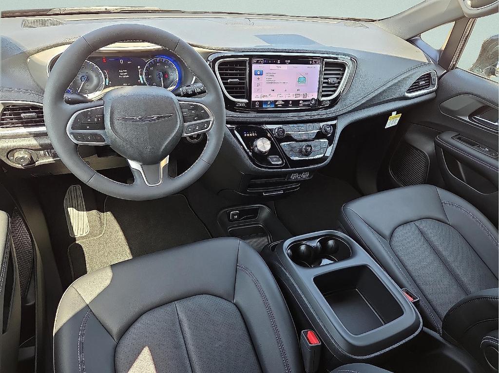 new 2025 Chrysler Pacifica car, priced at $42,401