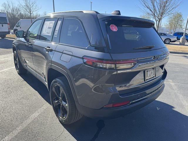 new 2025 Jeep Grand Cherokee car, priced at $50,172