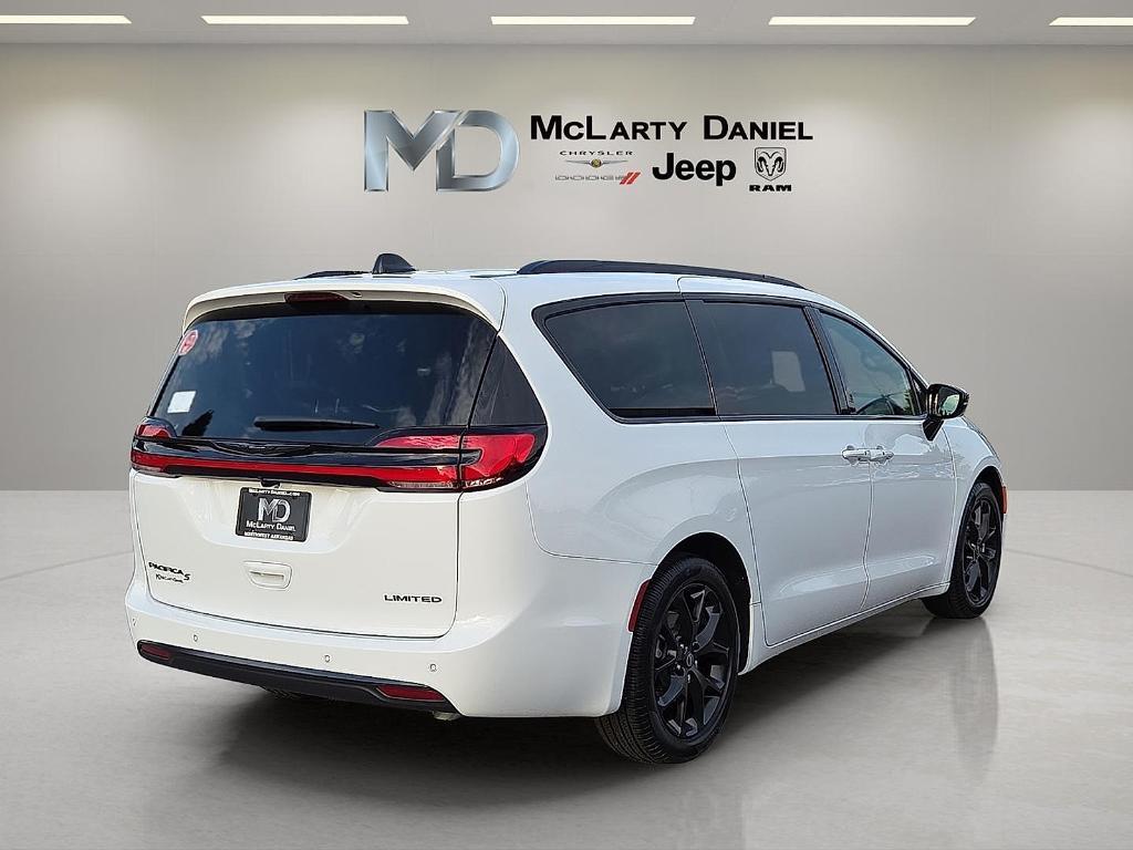 new 2026 Chrysler Pacifica car, priced at $48,874