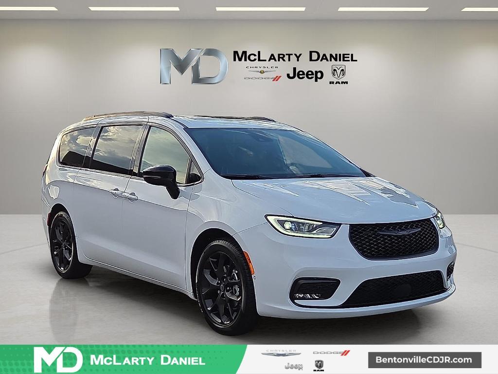 new 2026 Chrysler Pacifica car, priced at $48,874