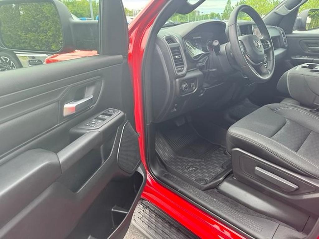 new 2025 Ram 1500 car, priced at $45,414