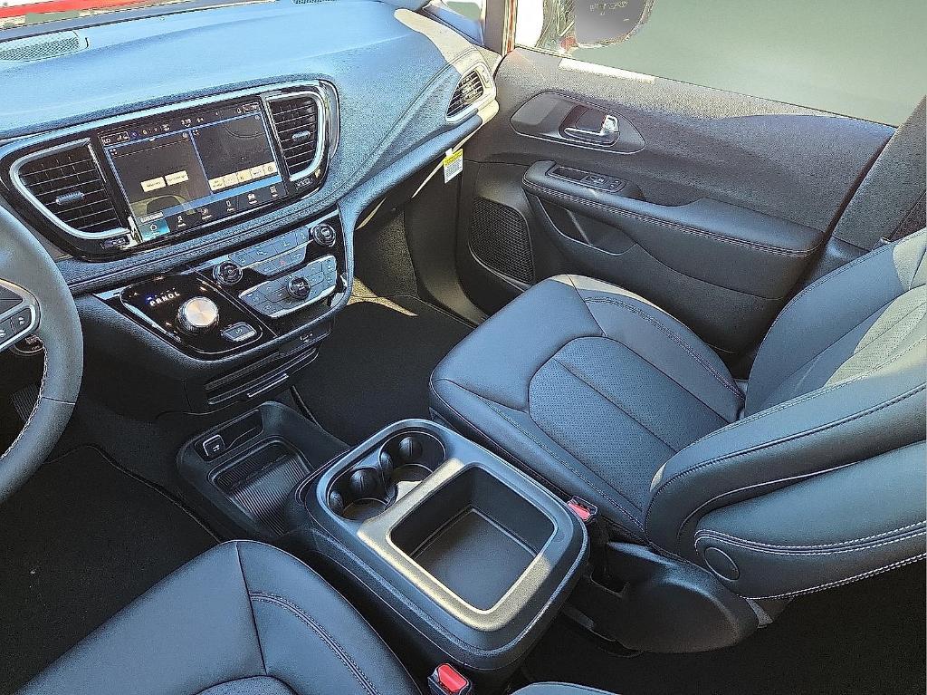 new 2026 Chrysler Pacifica car, priced at $43,416