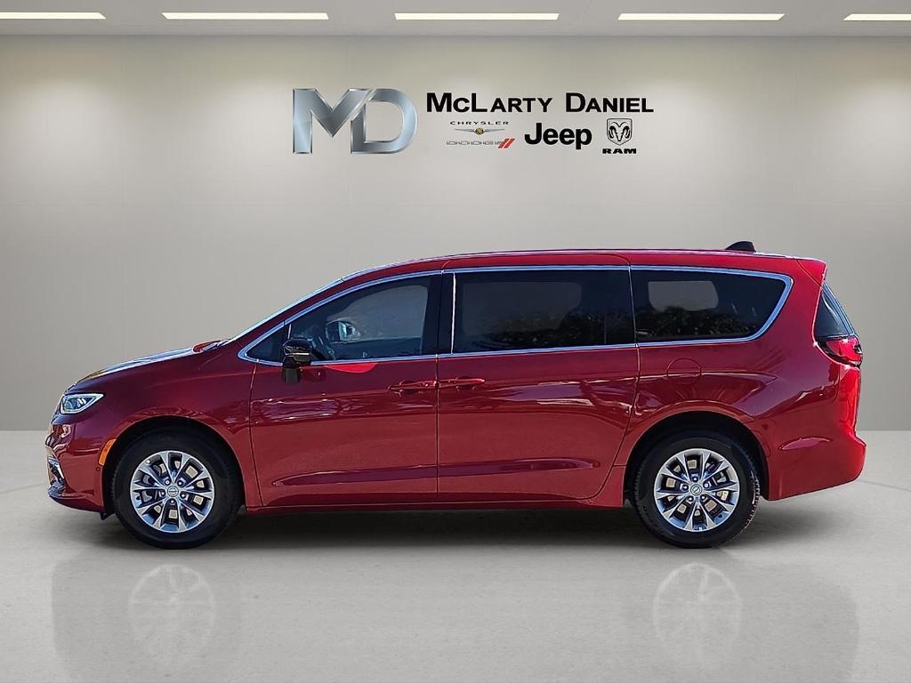 new 2026 Chrysler Pacifica car, priced at $43,416