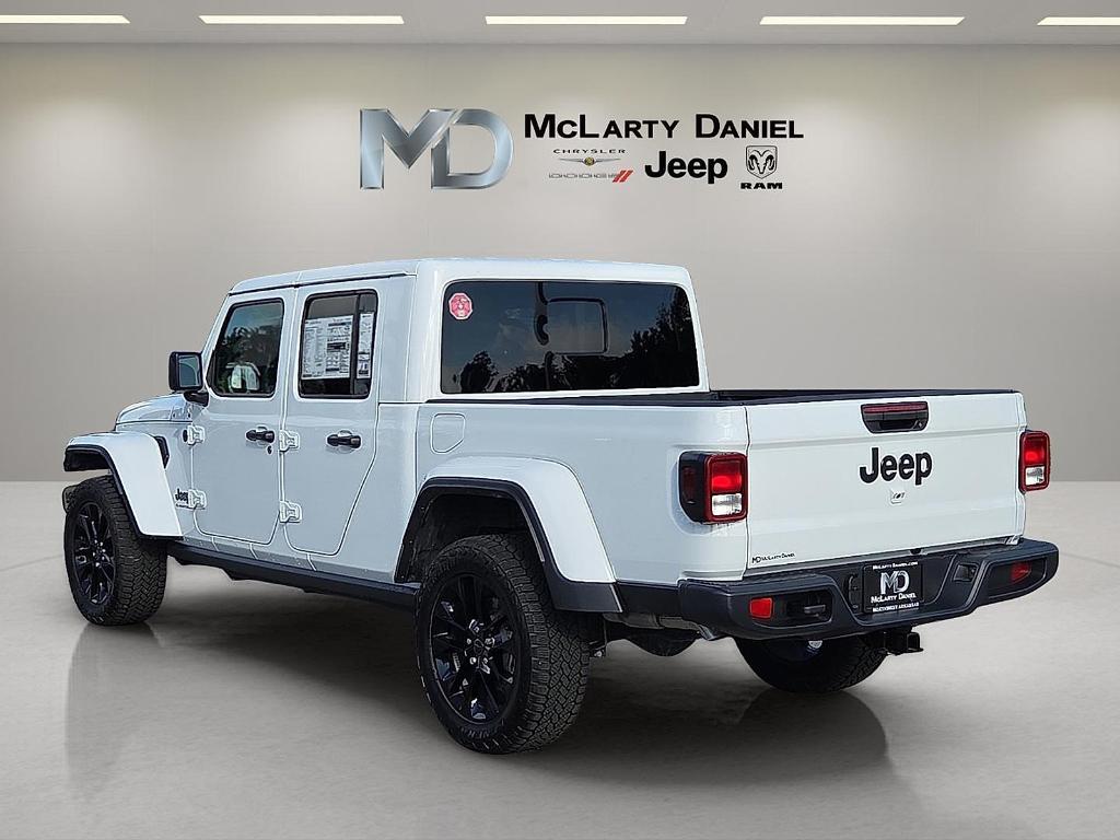 new 2025 Jeep Gladiator car, priced at $35,426