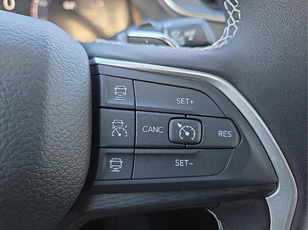 new 2025 Jeep Grand Cherokee car, priced at $38,041