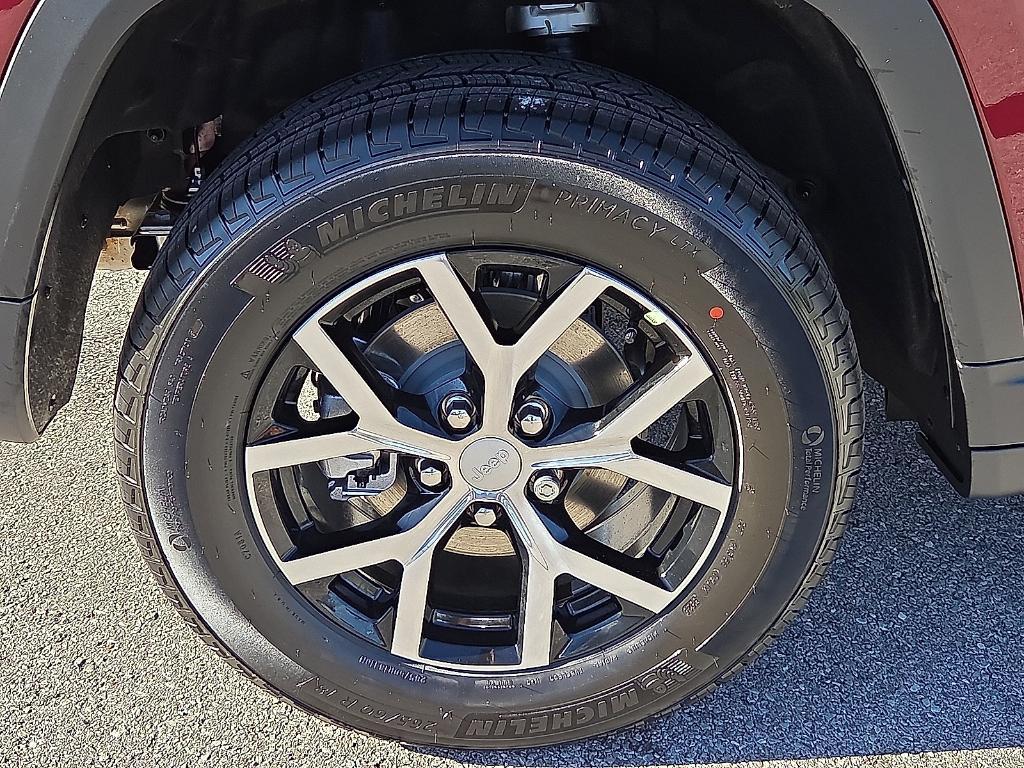 new 2025 Jeep Grand Cherokee car, priced at $41,846