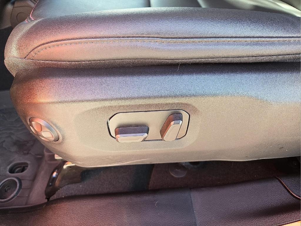 new 2025 Jeep Gladiator car, priced at $47,641