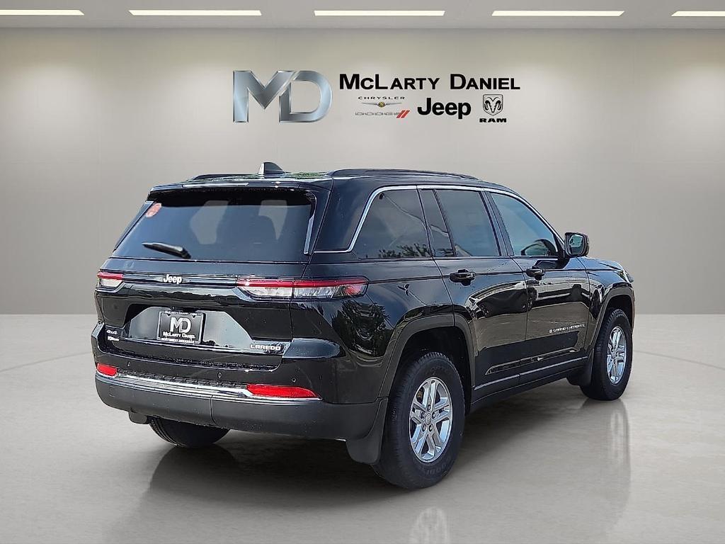 new 2025 Jeep Grand Cherokee car, priced at $39,003