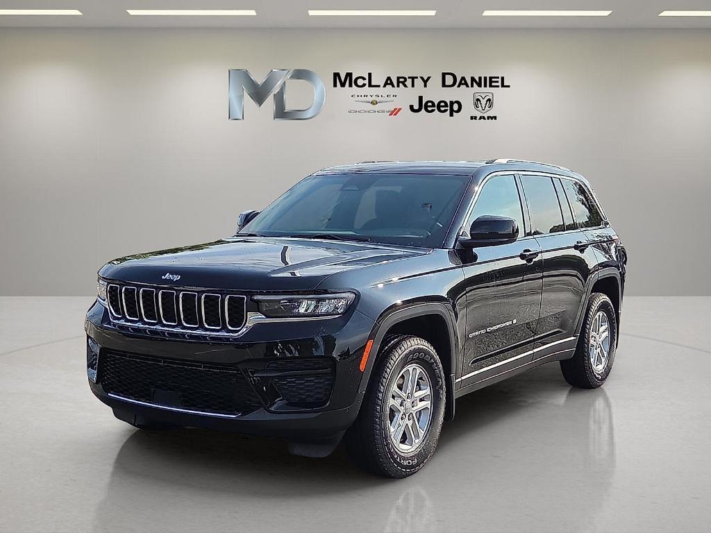 new 2025 Jeep Grand Cherokee car, priced at $39,003