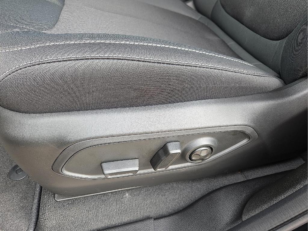 new 2025 Jeep Grand Cherokee car, priced at $39,003