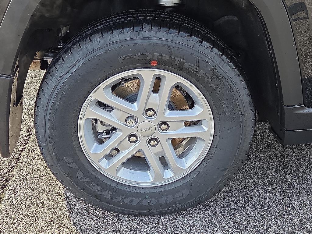 new 2025 Jeep Grand Cherokee car, priced at $39,003