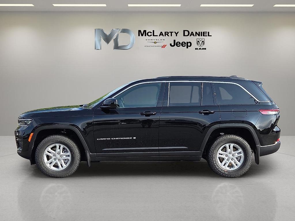 new 2025 Jeep Grand Cherokee car, priced at $39,003
