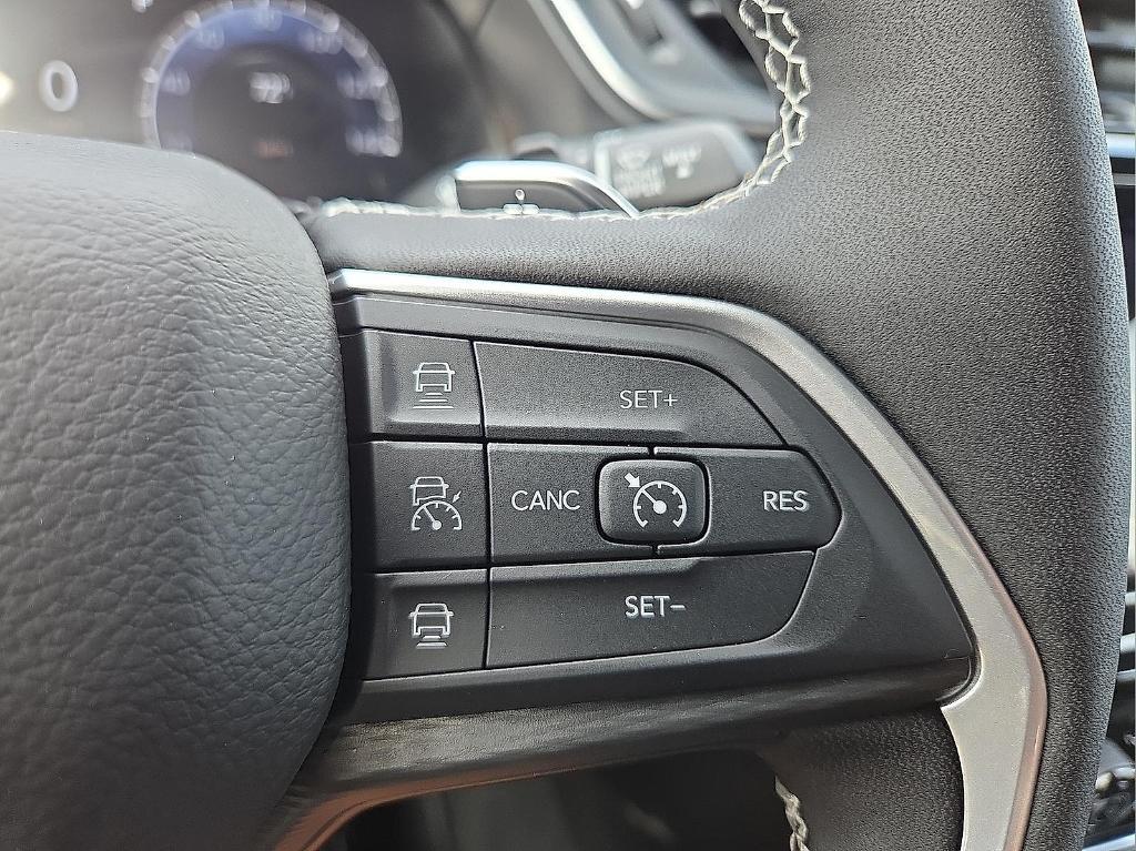 new 2025 Jeep Grand Cherokee car, priced at $39,003