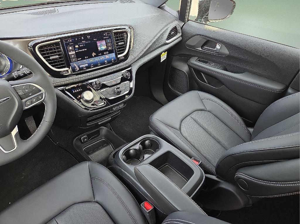 new 2025 Chrysler Pacifica car, priced at $36,847