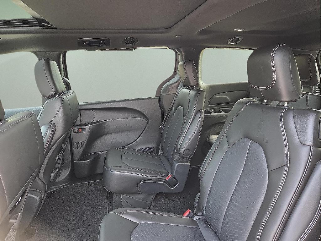 new 2025 Chrysler Pacifica car, priced at $36,847