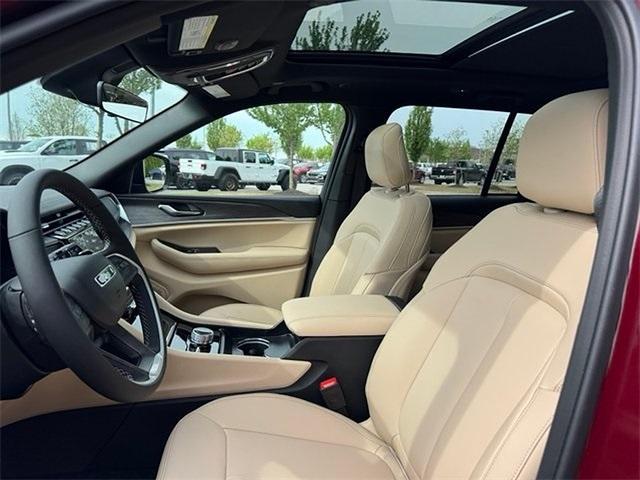 new 2025 Jeep Grand Cherokee car, priced at $44,084