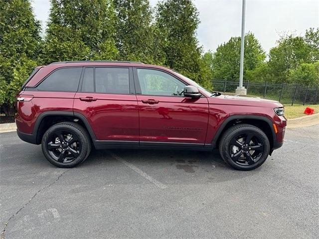 new 2025 Jeep Grand Cherokee car, priced at $44,084