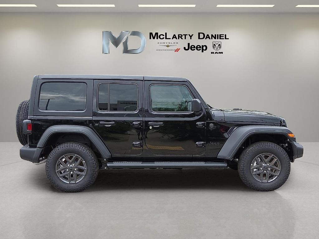 new 2025 Jeep Wrangler car, priced at $40,061