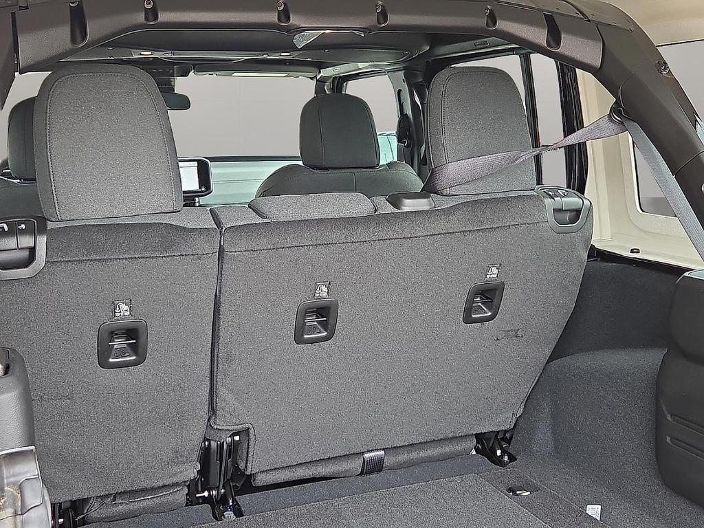 new 2025 Jeep Wrangler car, priced at $40,061