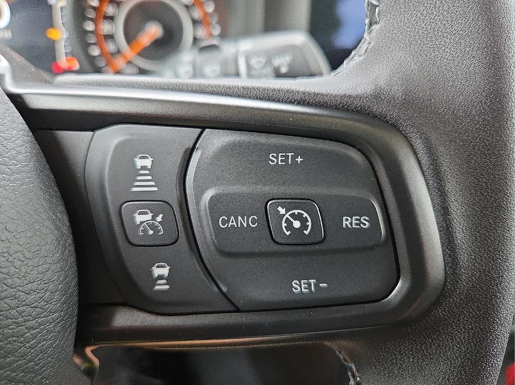 new 2025 Jeep Wrangler car, priced at $40,061