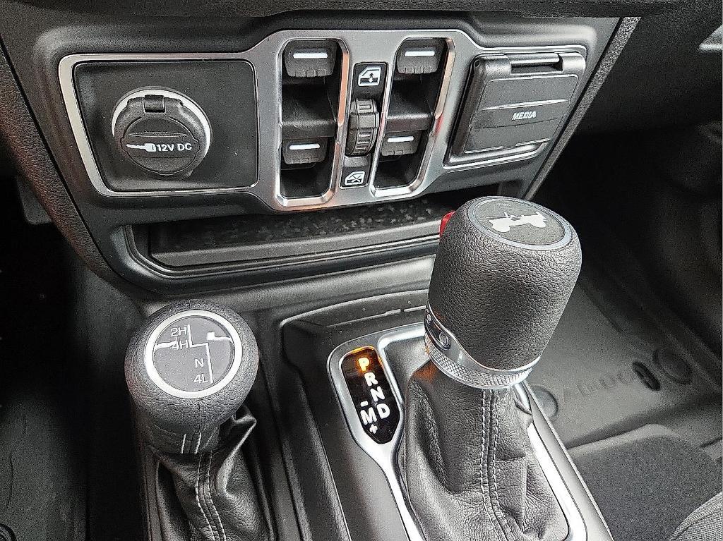 new 2025 Jeep Wrangler car, priced at $40,061