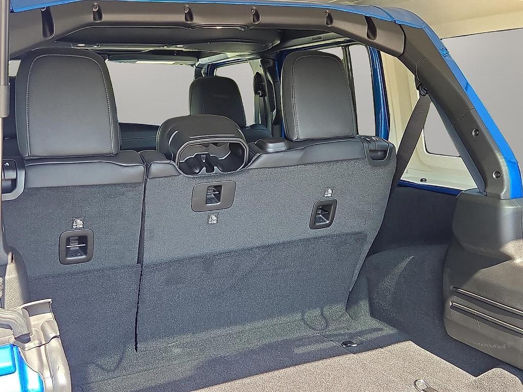 new 2025 Jeep Wrangler car, priced at $46,954