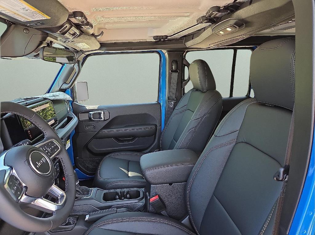 new 2025 Jeep Wrangler car, priced at $46,954