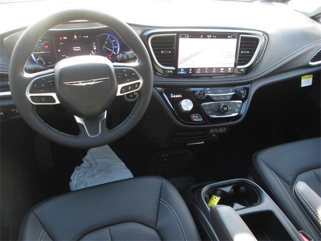 new 2025 Chrysler Pacifica Hybrid car, priced at $48,843