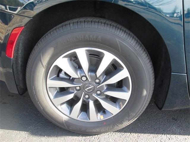 new 2025 Chrysler Pacifica Hybrid car, priced at $48,843