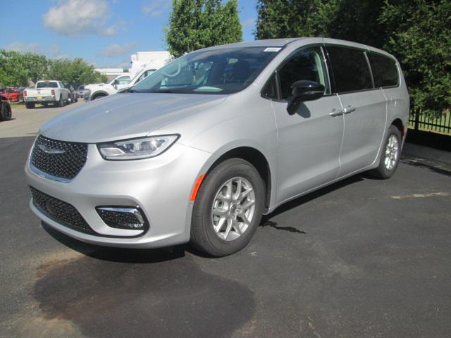 new 2024 Chrysler Pacifica car, priced at $39,174