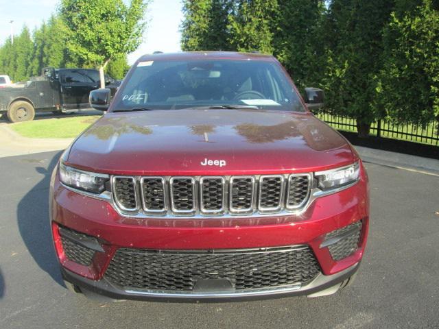 new 2024 Jeep Grand Cherokee car, priced at $35,680