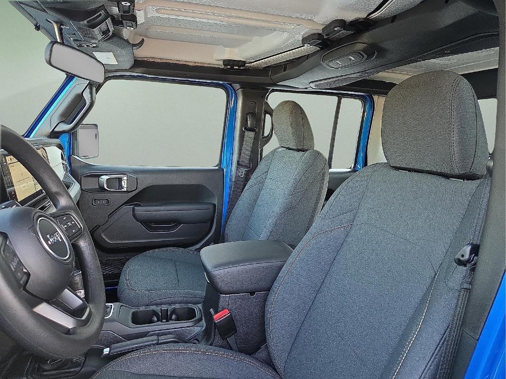 new 2025 Jeep Gladiator car, priced at $36,049