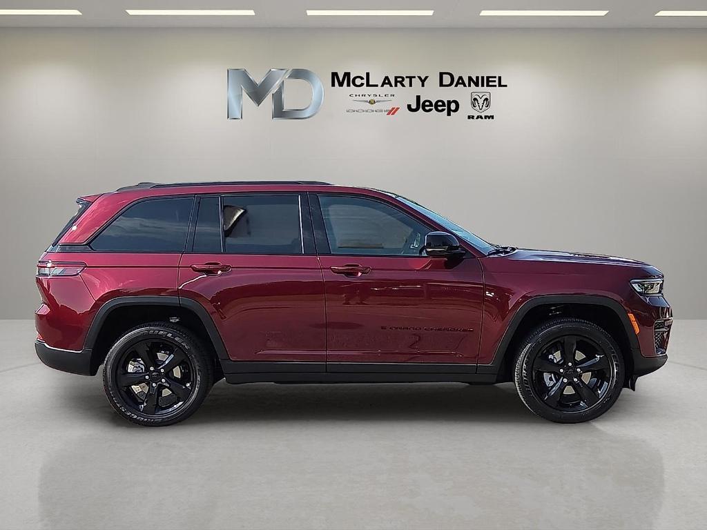 new 2025 Jeep Grand Cherokee car, priced at $42,710