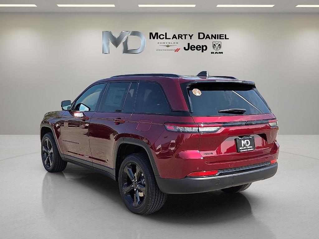 new 2025 Jeep Grand Cherokee car, priced at $42,710