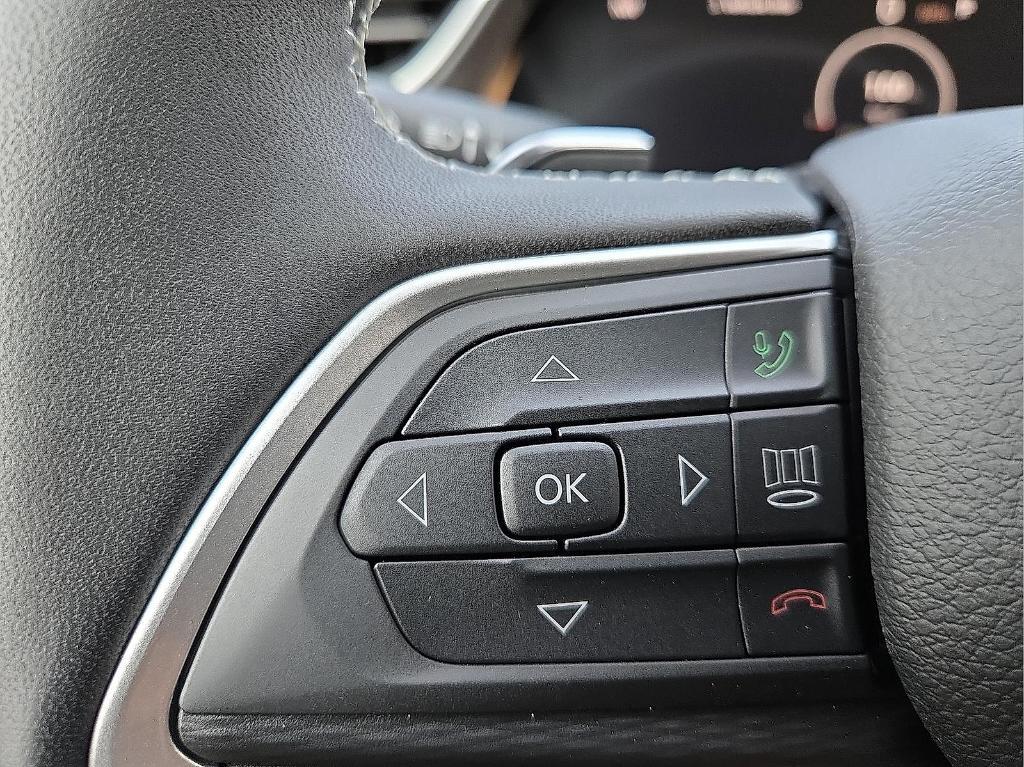 new 2025 Jeep Grand Cherokee car, priced at $42,710