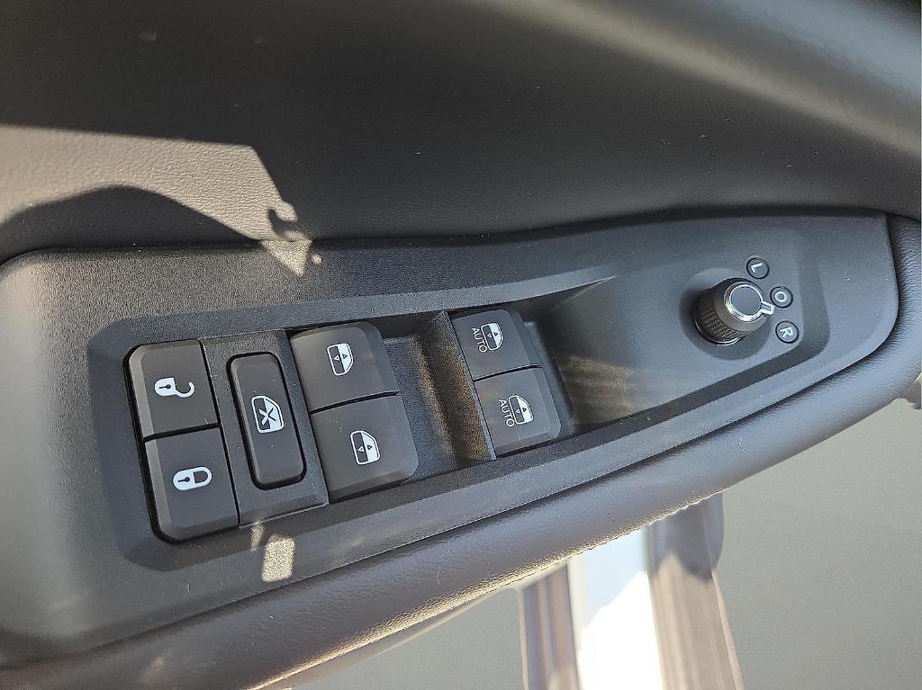 new 2025 Jeep Grand Cherokee car, priced at $36,303