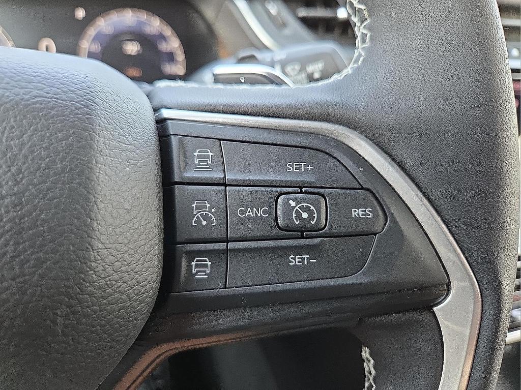 new 2025 Jeep Grand Cherokee car, priced at $40,742