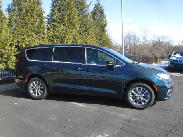 new 2025 Chrysler Pacifica car, priced at $45,490