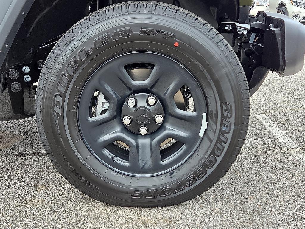 new 2026 Jeep Gladiator car, priced at $41,197