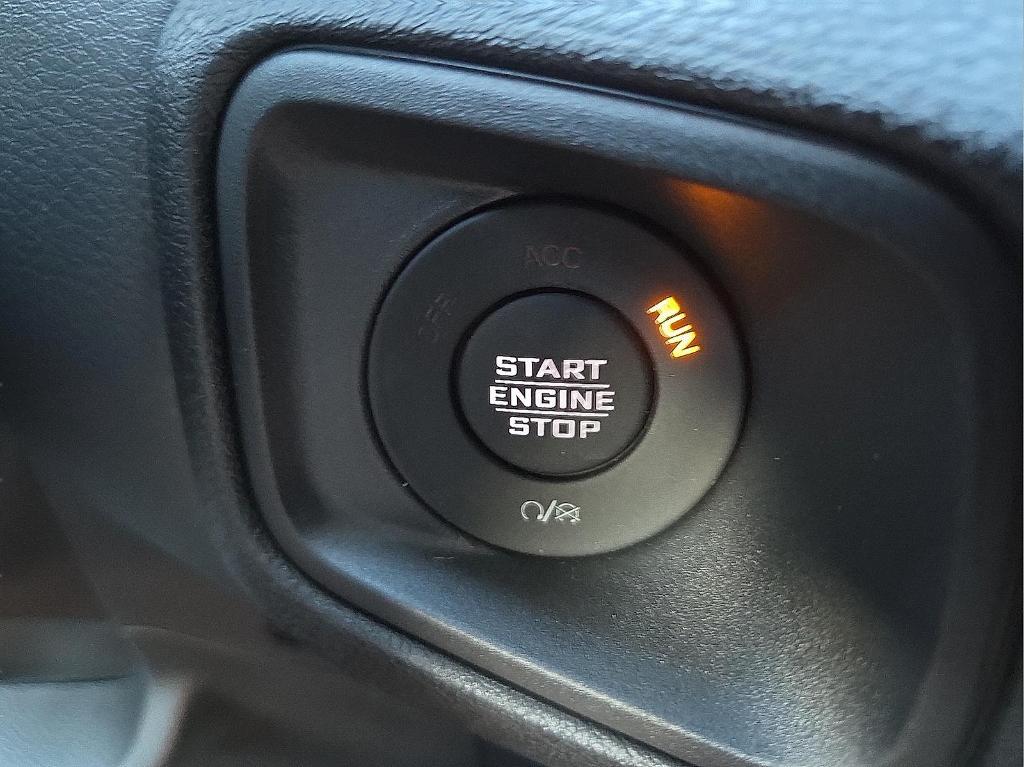 new 2026 Jeep Gladiator car, priced at $41,932