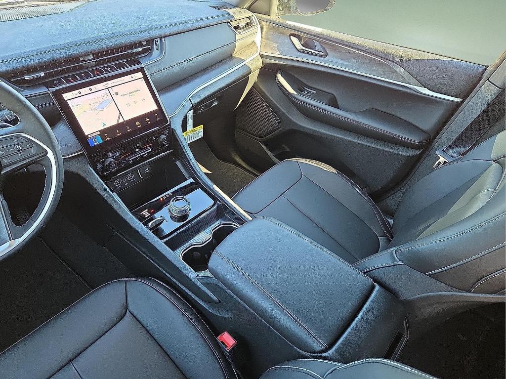new 2025 Jeep Grand Cherokee car, priced at $41,361