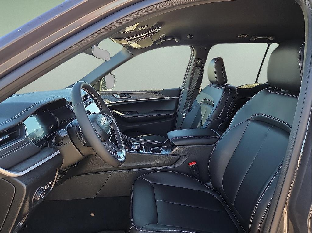 new 2025 Jeep Grand Cherokee car, priced at $41,361