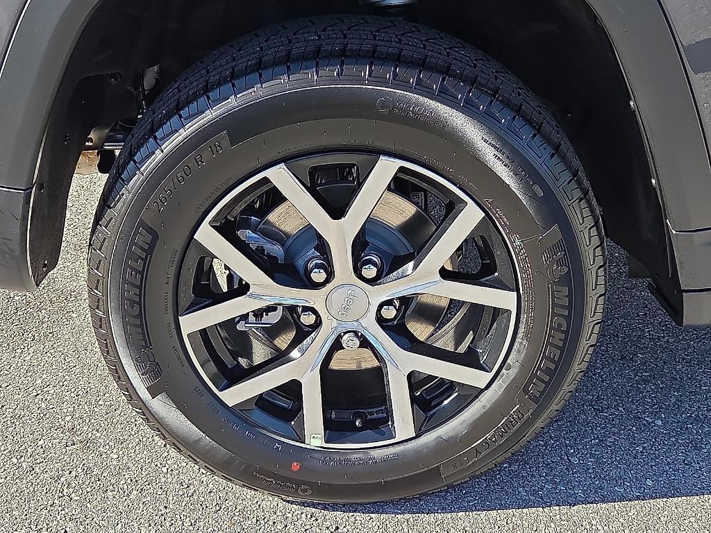 new 2025 Jeep Grand Cherokee car, priced at $41,361