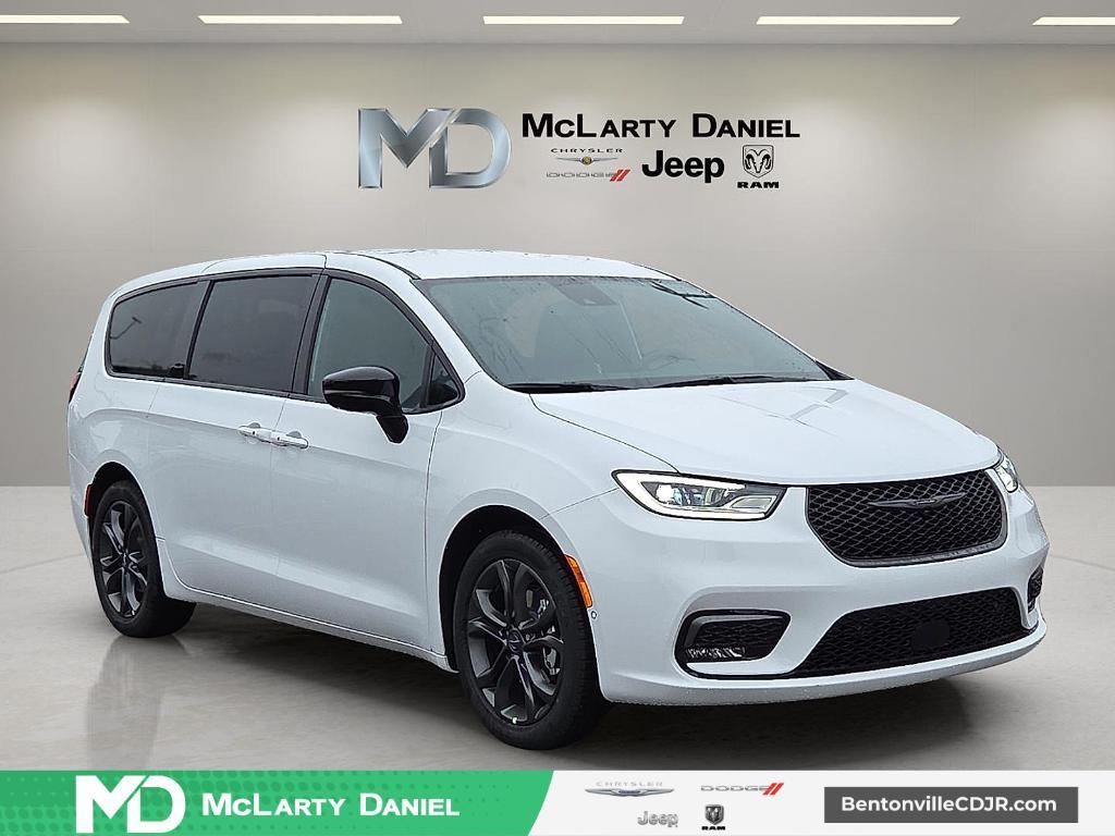 new 2026 Chrysler Pacifica car, priced at $42,462