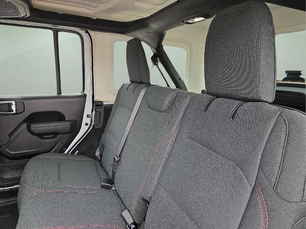 new 2025 Jeep Wrangler car, priced at $51,646